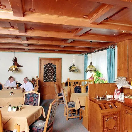 ゲストハウス Hotel-pension Bergkranz 2*