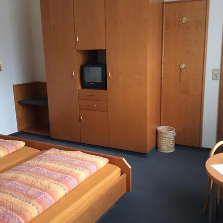Hotel-pension Bergkranz ゲストハウス 2*