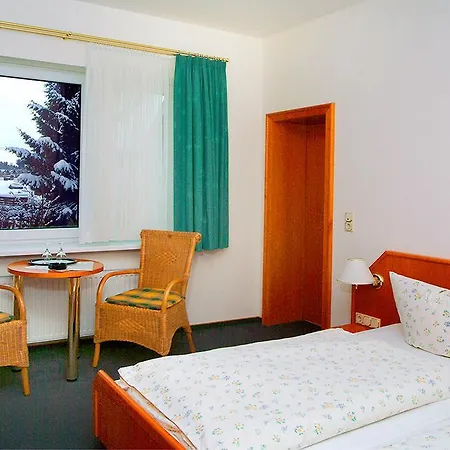 Hotel-pension Bergkranz ゲストハウス 2*